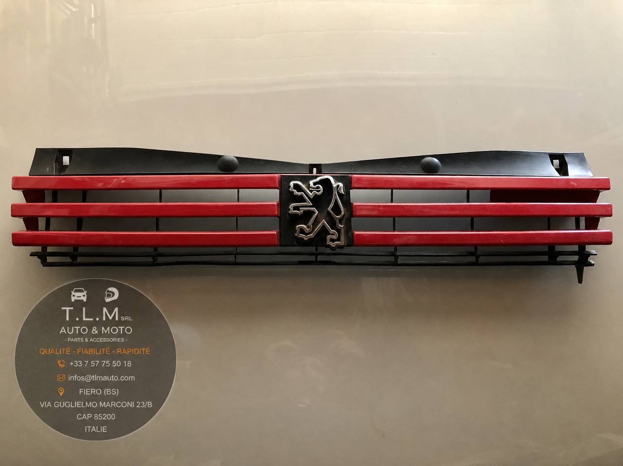 Calandre Peugeot 205 GTI Phase 2 avec logo Lion – Rouge ou Blanche – Occasion d'origine