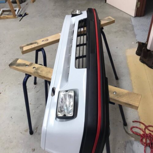Pare-chocs avant Peugeot 205 GTI Phase 2 complet avec antibrouillards – Restauré